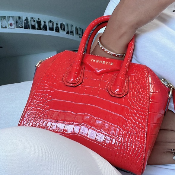 ❗️SOLD❗️Givenchy crocodile red bag mini (authentic) like new - Picture 5 of 7